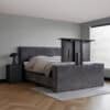 Boxspring Moderno met TV-lift modern gestoffeerd bed met geïntegreerde televisie en strak design voor luxe slaapkamer
