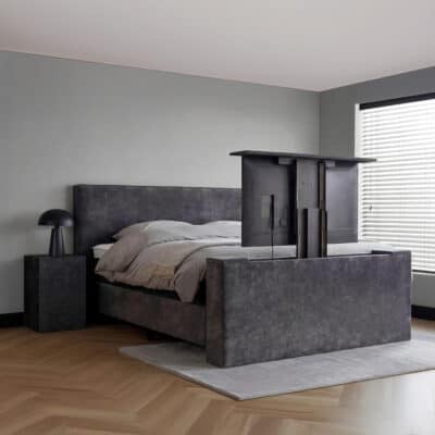 Boxspring Moderno met TV-lift modern gestoffeerd bed met geïntegreerde televisie en strak design voor luxe slaapkamer
