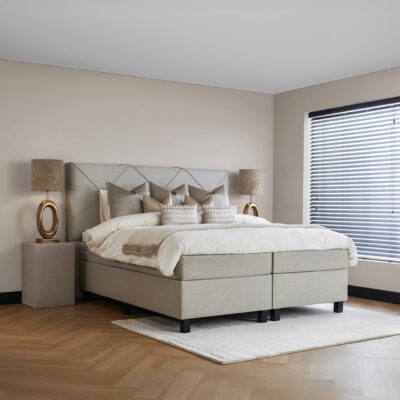 boxspring-queen-handgestikt-op-maat-gemaakt